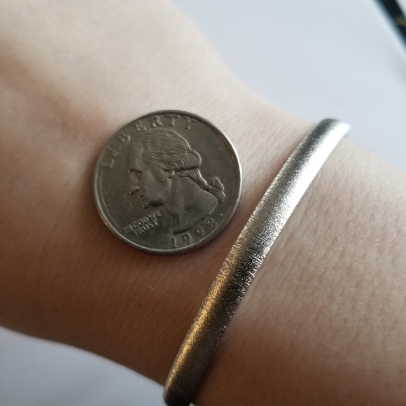 Vintage Monet bangle bracelet silver tone textured finish - Picture 10 of 13